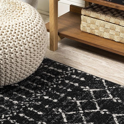 JONATHAN Y Boho Vintage Diamond Black/Ivory Round Area Rug 5 ft, Moroccan Hype for Living Room, Bedroom, Kitchen, Office, Easy-Cleaning, High Traffic, Pet-Friendly, Non-Shedding (MOH101D-5R)