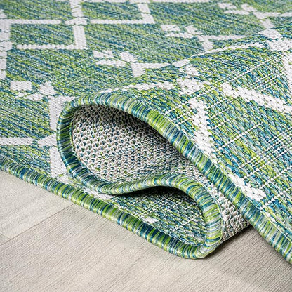 JONATHAN Y Moroccan Geometric Indoor Outdoor Area Rug 4X6 Green/Cream, Ourika Textured Weave for Backyard, Patio, Porch, Easy-Cleaning, High Traffic, Pet-Friendly, Non-Shedding (SMB108L-4)